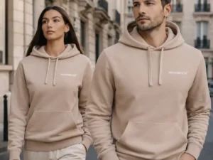 Moda urbana premium de Mainbeste: Sudaderas Sand Gold de corte exclusivo para un estilo de vida europeo.